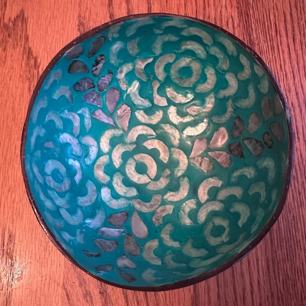 Coconut Shell Trinket Bowl‎ 5.5in Teal Excellent Mother of Pearl